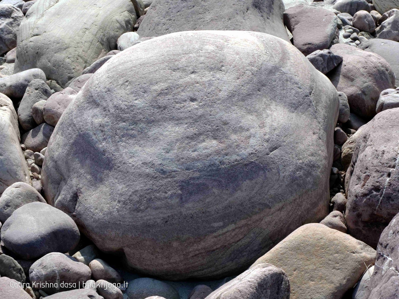 10 stones in sacred rivers 2020 02 20