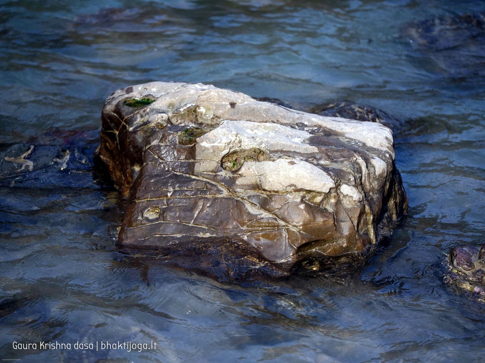 18 stones in sacred rivers 2020 02 20