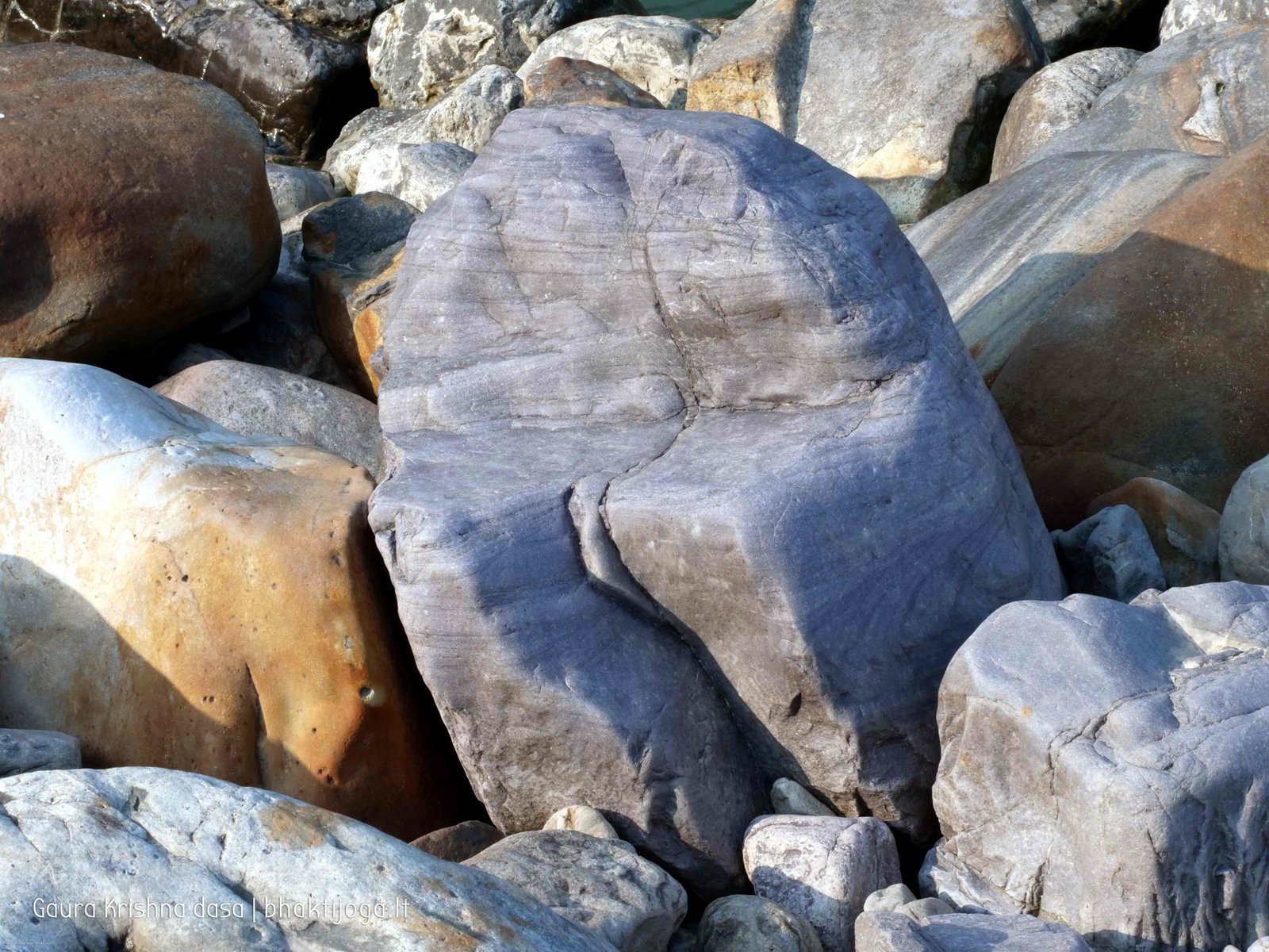 23 stones in sacred rivers 2020 02 20