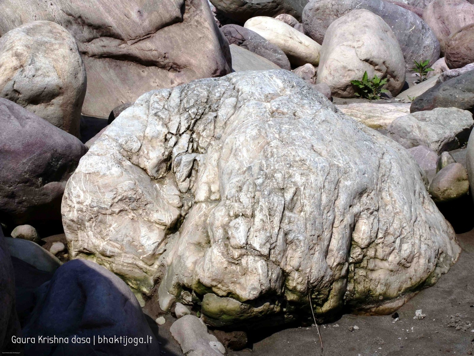 6 stones in sacred rivers 2020 02 20