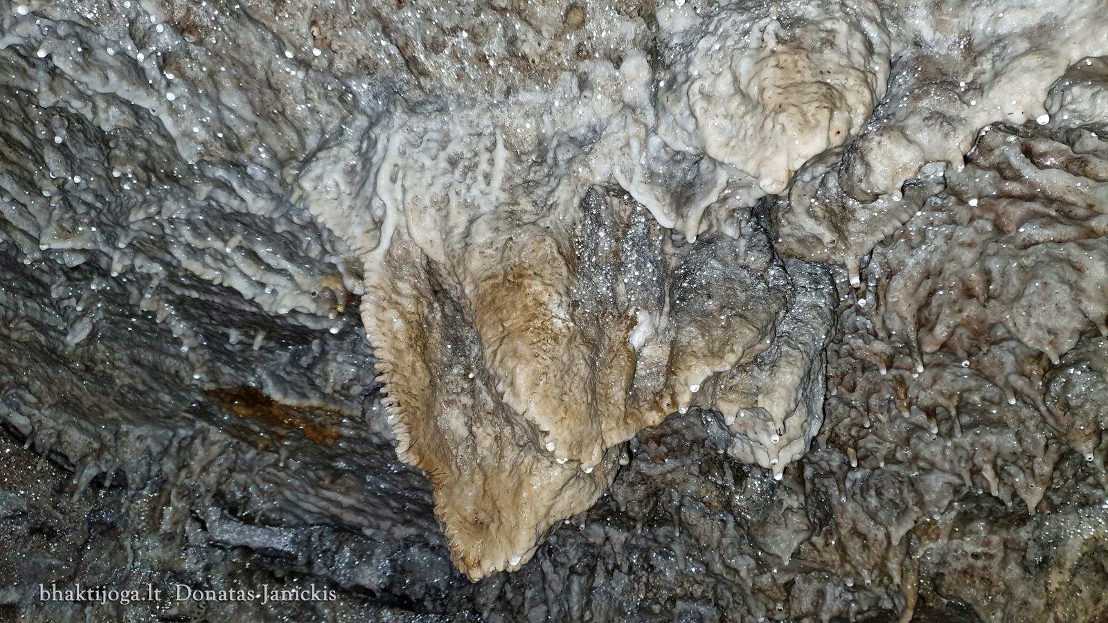 16 mahendra cave pokhara 2024 01 01